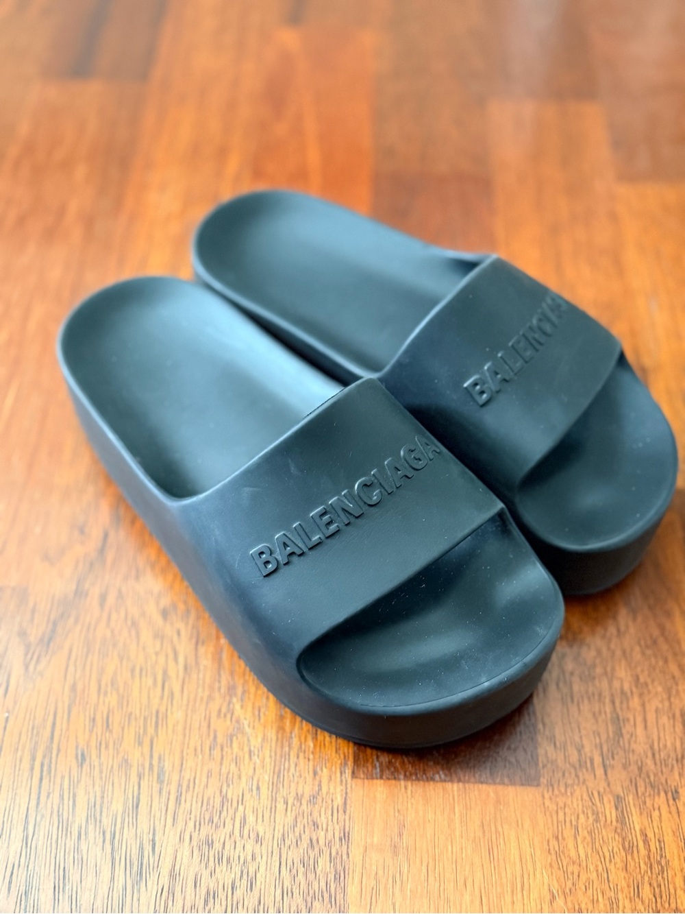 Balenciaga Matte Black Embossed Logo Slides - Picture 2 of 7